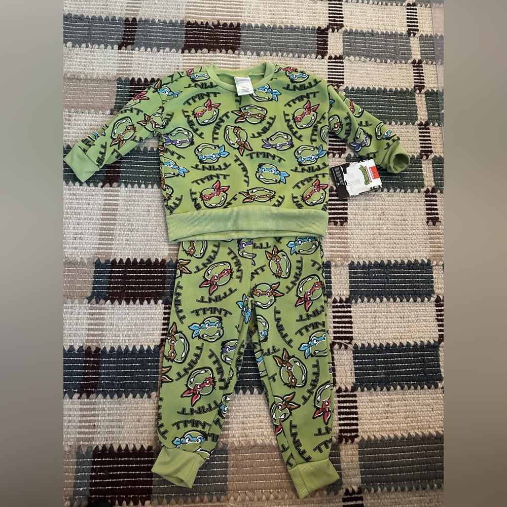 NWT Green Ninja Turtle Sweatsuit Set